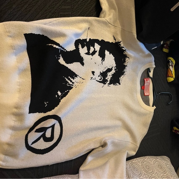Joy divizin fight club sweater